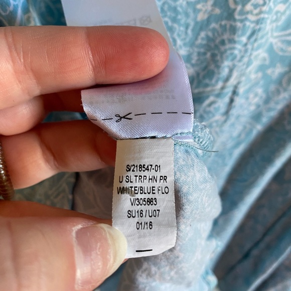 Old Navy Dressy Tank Top - Picture 6 of 7